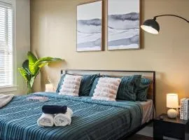 Luxe King 3BR Suite Waverly Charlotte
