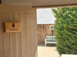 The Smythy Cotswolds Farm Stay With Pool