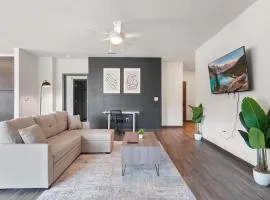 Luxe King 3 Bedroom Suite in North Raleigh NC