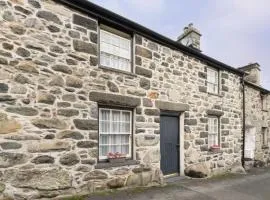 Ty Newydd