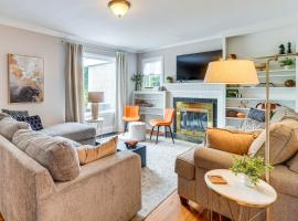 Cookout Ready Walkable Home in Bearden Village, khách sạn ở Knoxville