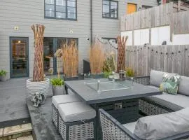 Thorncliffe Mews