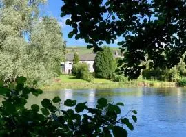 Lake View Cottage