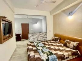 ZenRoofs- Studio Flat, hotel di Vrindāvan