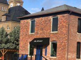The Tiptonian, hotel in Tipton
