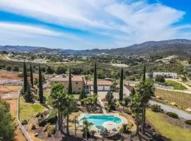 Villa on 5 Acre Vineyard Equestrian Estate, Pool & Hot tub, Events