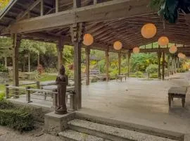 Delightful Sukiya Tiny House! Japanese Garden in Homestead