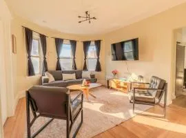 LUXE 4BDR2BA Near Boston- T-Station & Encore Casino