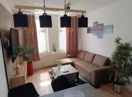 Sonnen Resort mit Balkon, 2 Schlafzimmer und mehr