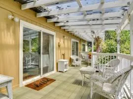 12 Mi to Portland Aloha Home with Private Backyard