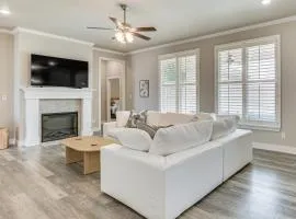 8 Mi to Texas Tech Spacious Lubbock Home