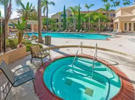 --Venetian Vacation La Jolla one bedroom condo luxury furnished central near beach and UTC mall