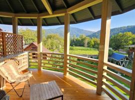 Апартаменти БАРВА, hotel na praia em Belober&euml;zka