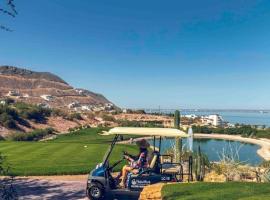 Casa Monmar with Golf Cart, Housekeeping and Beach Club Access, hotel v destinaci La Paz