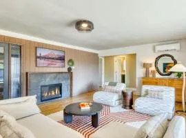 Walk to Beach Shops Fireplace Patio Dining Firepit at Manzanita Ave.