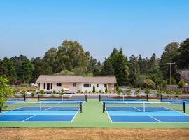 Mendocino Cove, hotel in Fort Bragg