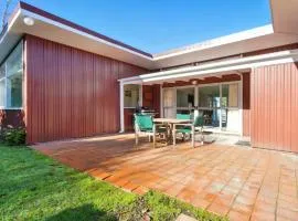 Maison Pierre Rouge - Duvauchelle Holiday Home