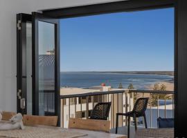 Tingles on Dingle, hotel in Caloundra
