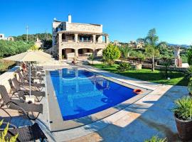 Cretan Villa Near Beach for 10, Hotel in Kondomari