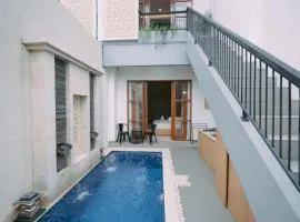 The Lavana Sahadewa Villa Kuta Sunset