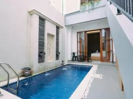 The Lavana Sahadewa Villa Kuta Sunset