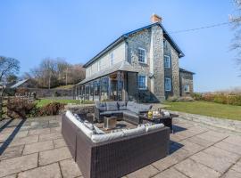 Llansantffraed House, ξενοδοχείο σε Hundred House
