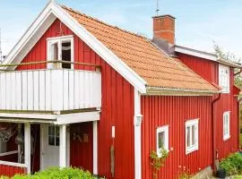 4 person holiday home in Rönnäng-By Traum