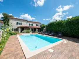 Ferienhaus In Krculi Mit Privatem Pool