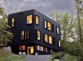 Luxe 4BR with Infrared Saun, Near Slopes and Downtown