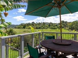 Pineapple Palace Studio, guest house in Raglan