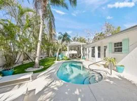 A Wave From It All - New Luxury Renovated Home Heated Pool Cabana Hammock Walk to Beach