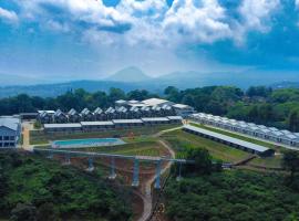 Wind Hill Mountain View Resort, resort em Gununggeulis