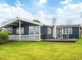 6 person holiday home in Glesborg