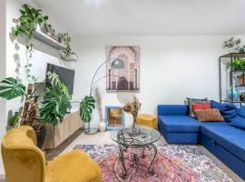 Central Braddon Retreat near Cafes and Culture