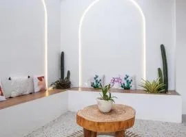 3 Bedrooms Private Villa & Pool Near GWK-ER House