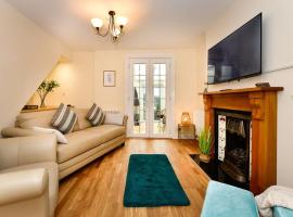 Castle Square Cottage - Beachside Retreat，馬伯斯的有停車位的飯店