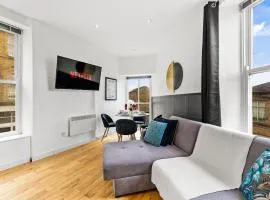 30 percent off! Simple 2 Bed in Central Dewsbury -Sleep 4