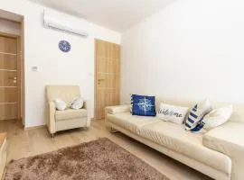 Bolyai Apartment 3BR AC PARKING GRF