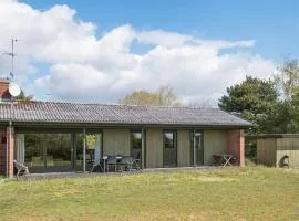 6 person holiday home in Ebeltoft-By Traum