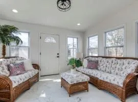 Stylish 3BR w Sunroom & Deck