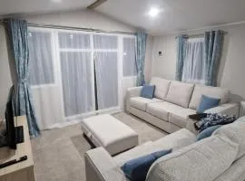 Luxury Static Caravan Sleeps 6 Coopers Beach