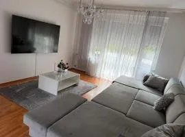 Léna Apartman