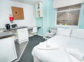 Lovely Modern Central Coventry Budget Studio