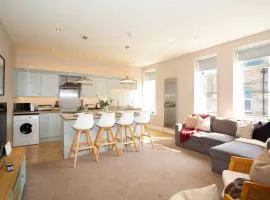 Chic Harrogate City Centre Stay - Sleeps 6