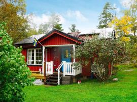 4 person holiday home in ÖREGRUND, hotel in Öregrund