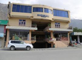 Jubilee Hotel Hunza, gisting &iacute; Alīābād