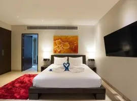 Tropical Serenity - Elegant 1 Bedroom with Pool