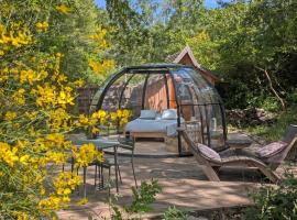 Bulles d'Olive Olea avec piscine - Jacuzzi en option, hôtel à Nyons