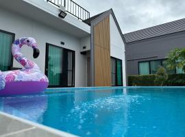 Poolla Poolla Villa Khaoyai, hotel i Pak Chong