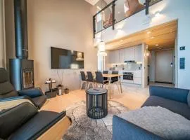 Peak Chalet by Aavalevi Holidays, Ski-in Ski-out, Mountain View